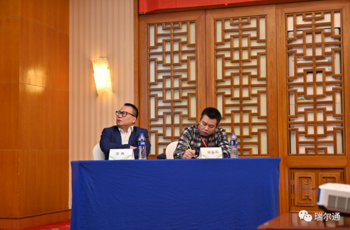 绿光熠熠,照耀星城大地 绿光熠熠,照耀星城大地